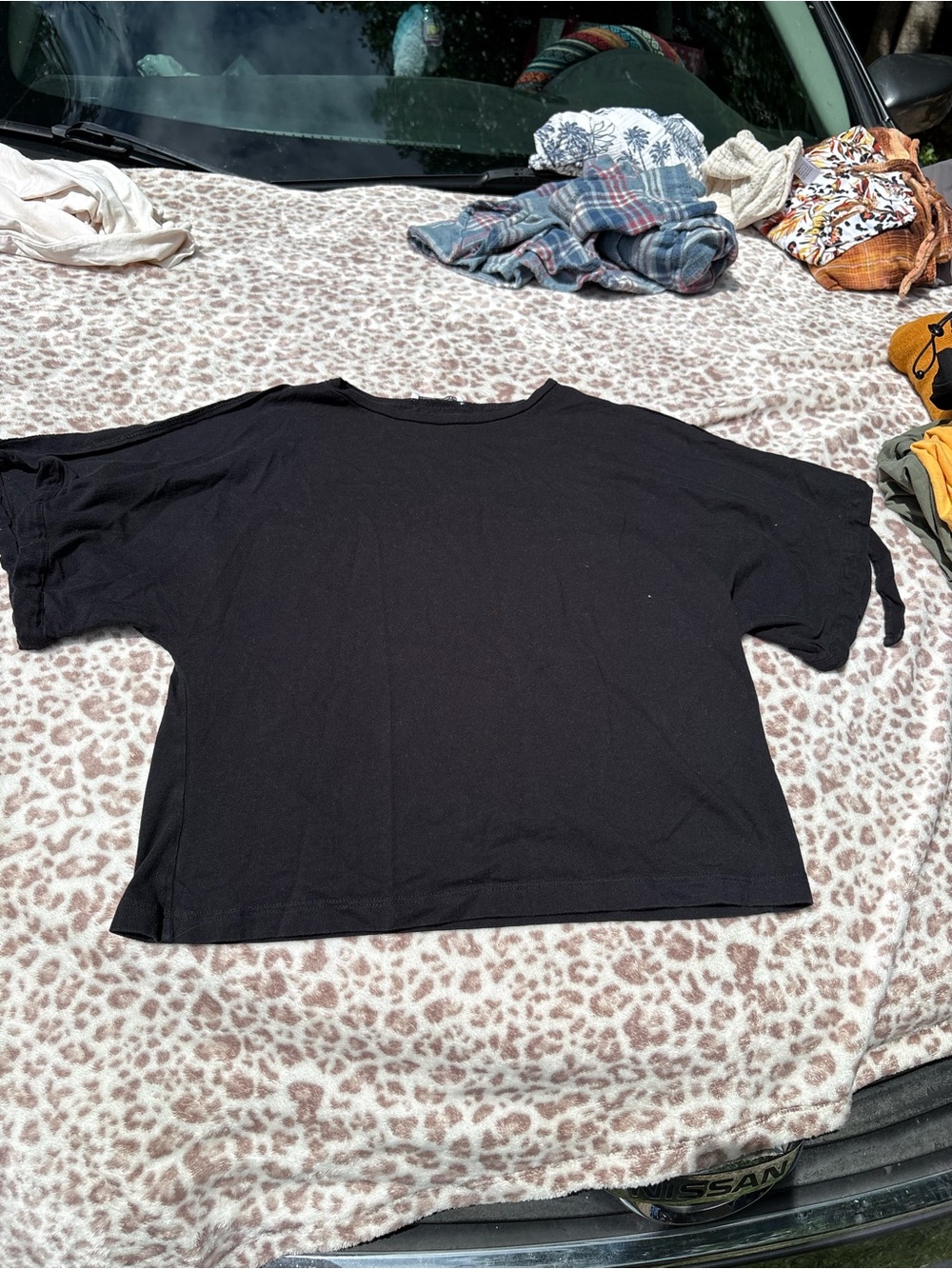 Zara Trafaluc Black Oversized Short Sleeve Cold Shoulder Crop Top Size Small